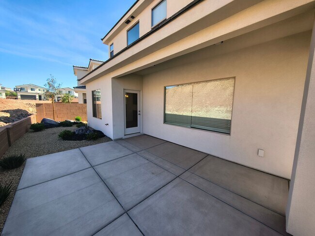 Foto del edificio - Brand New - 4 Br 2.5 Ba 2 Car Garage - Shaded Patio+++