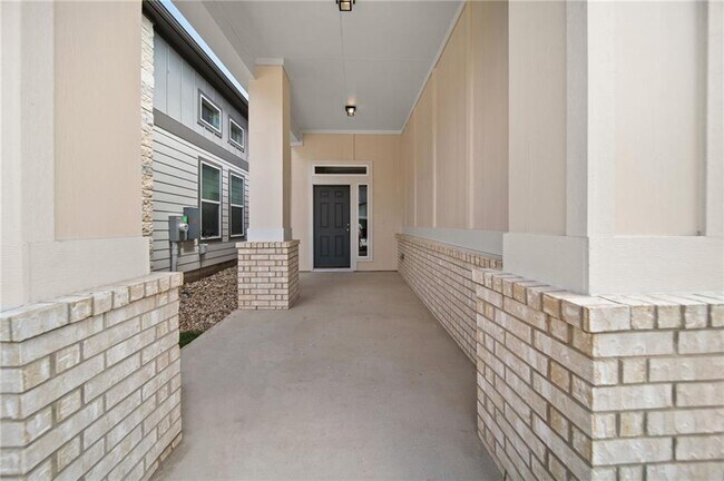 Building Photo - 10025 Dawn Pearl Dr