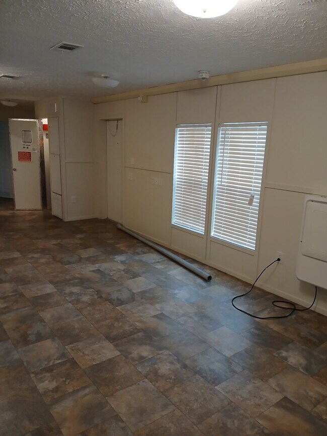 Foto del edificio - 920 E North St