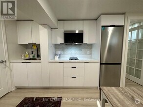 Building Photo - 38 Ironshield Crescent