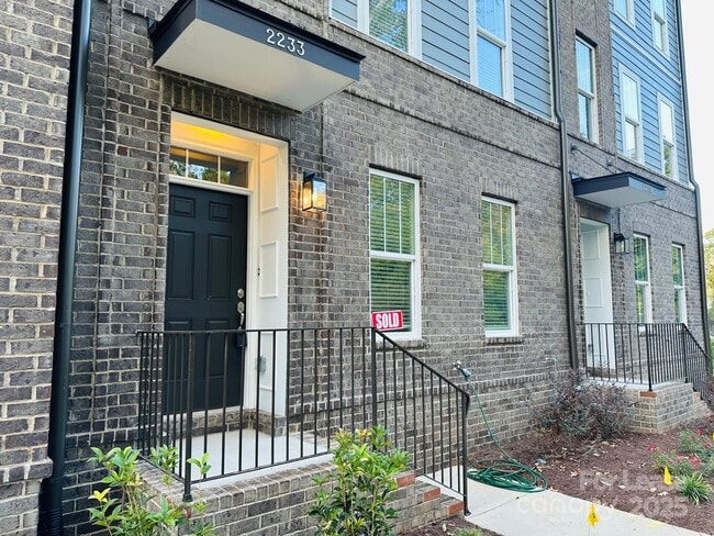 Foto del edificio - 2233 Noble Townes Wy