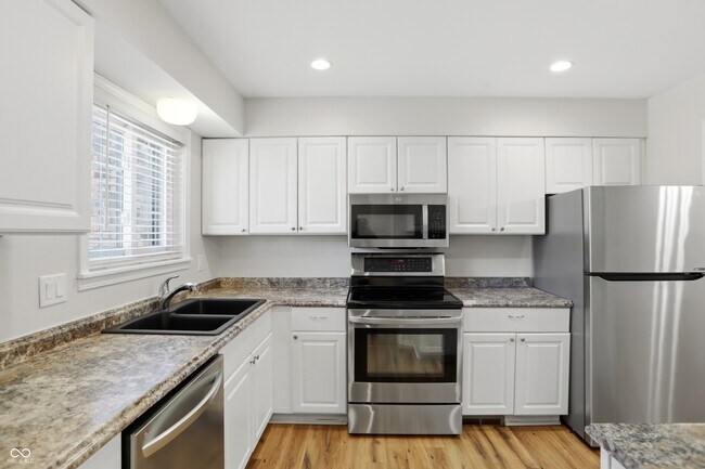 Foto del edificio - 4 Druid Hill Ct