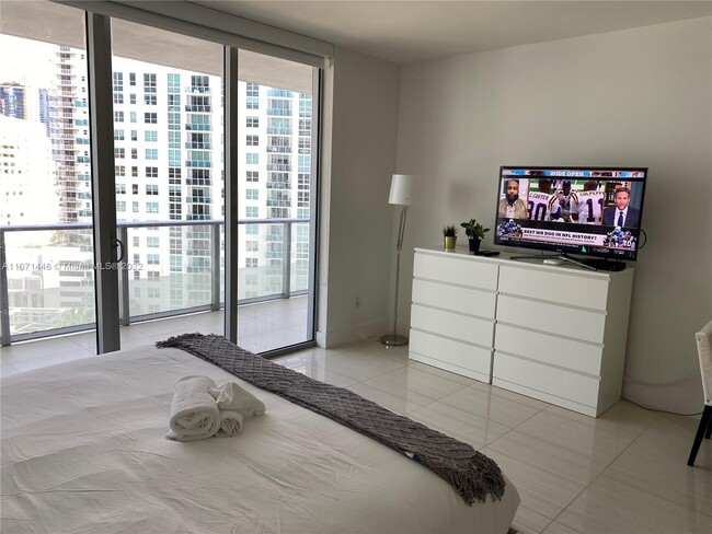 Foto del edificio - 1300 Brickell Bay Dr
