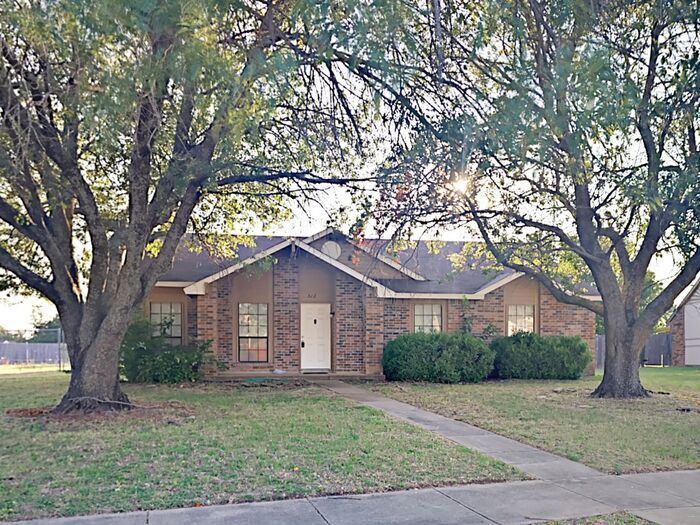 Primary Photo - No Application Fee* Plus $250 Off First 2 ...