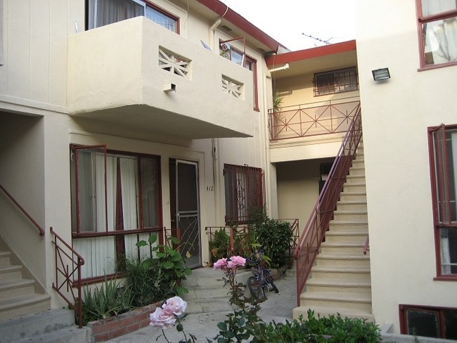 Foto del edificio - 410 S Mariposa Ave