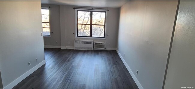 Building Photo - 1725 Edison Ave