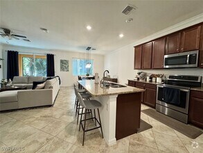 Building Photo - 10161 Tin Maple Dr