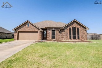 Building Photo - 4938 Spring Hill Dr