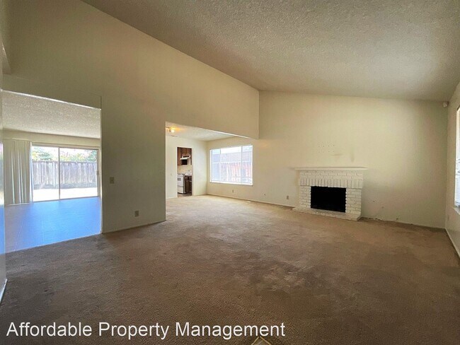 Foto del edificio - 4 br, 2 bath House - 4848 Rose Way