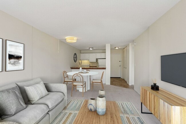 Interior Photo - Thornton Place