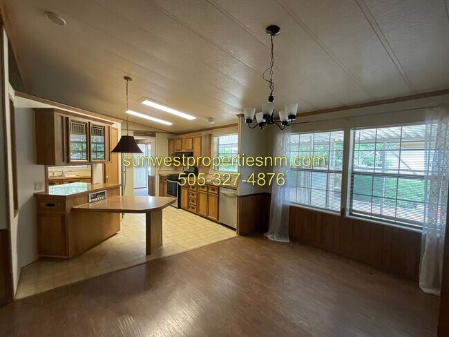 Foto del edificio - 3 Bed 2 Bath in Flora Vista