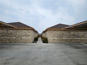 Building Photo - 1013 W Sunset Valley St