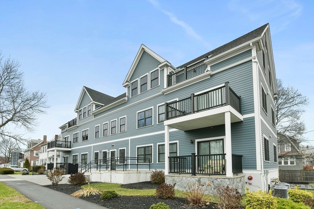Foto principal - 1025 Fellsway