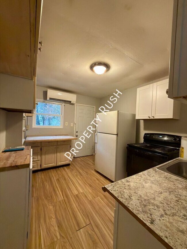 Foto del edificio - 706 W 47th St