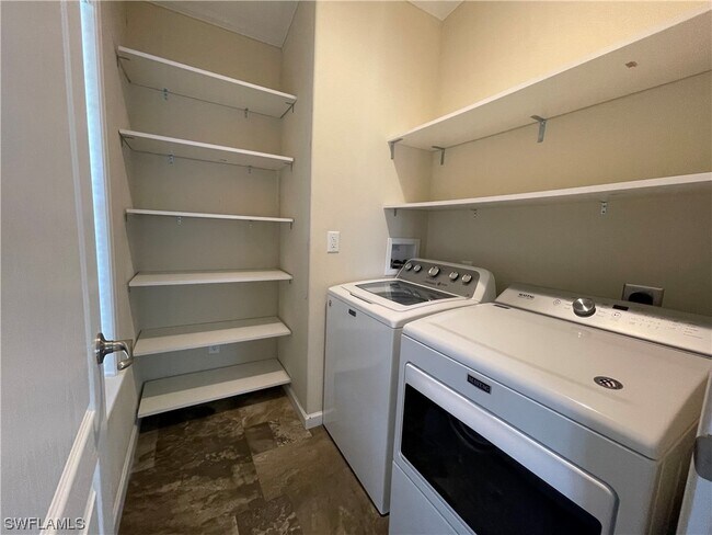 Building Photo - 2134 Orchid Ct