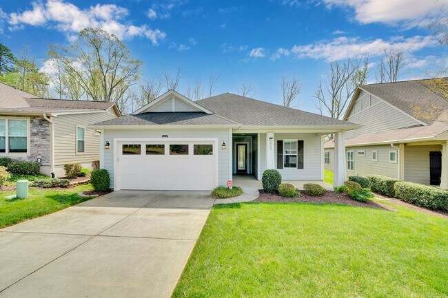 Foto del edificio - Light, bright, and move-in ready home in the highly sought-after Trilogy at Lake Norman community...