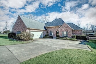 Building Photo - 102 Azalea Cove