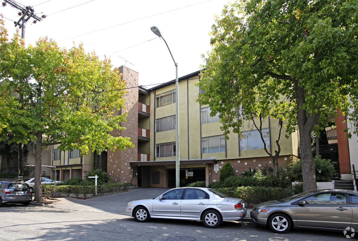 Building Photo - Lee Crest Apartments