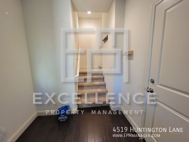 Building Photo - 4519 Huntington Ln