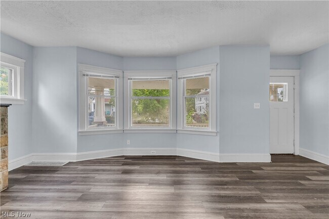 Foto del edificio - 3209 W 92nd St