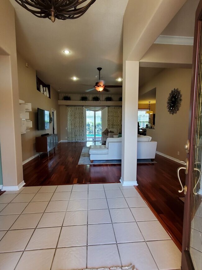 Building Photo - Beautiful home in The Woods of Forest Lake