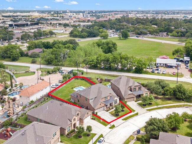 Foto del edificio - 24910 Meadowthorn Crest Ln