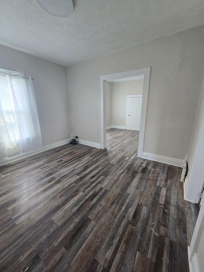 Building Photo - Charming 2-Bedroom, 1-Bathroom Home for Rent