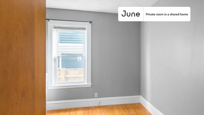 Foto del edificio - Room in Shared 5 bed/1 bath home