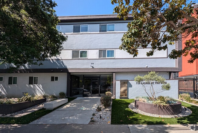 Building Photo - Park Laurel Apartments