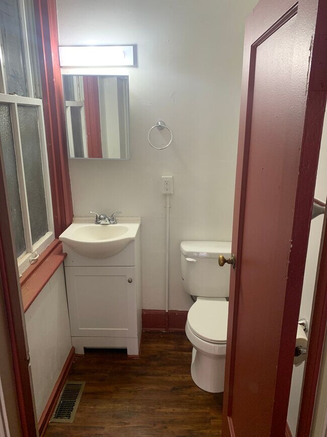 Building Photo - Video in Photos! Downtown York - Commercia...