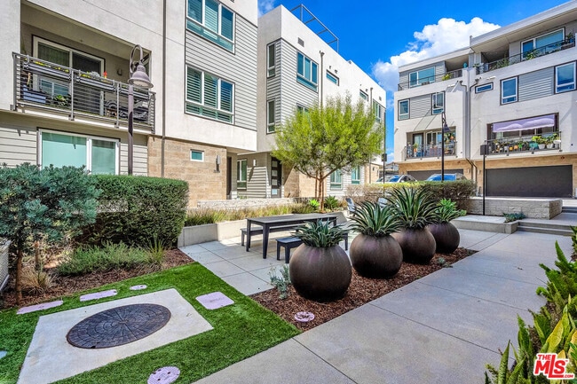 Foto del edificio - 5605 E Alloway Ct