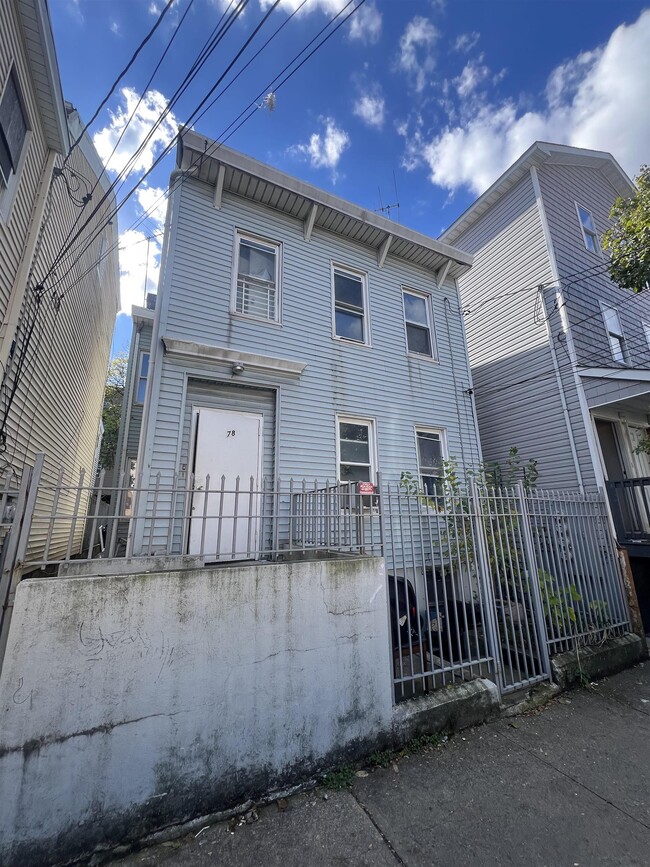 Building Photo - 78 16th Ave