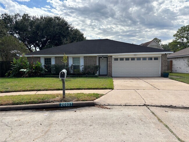 Building Photo - 20807 Union Park Dr