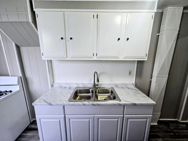 Foto del edificio - 325.5 S Lumber St