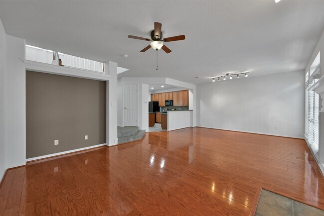Building Photo - 115 E Greenhill Terrace Pl