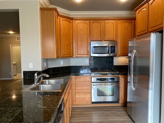 Foto del edificio - 1740 Wind Ranch Rd