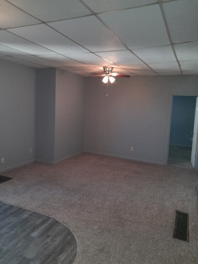 100 Broadway St Unit 100 Broadway, Shelby, OH 44875 Apartments in