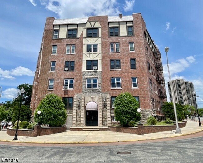 Building Photo - 7435 JFK Blvd E