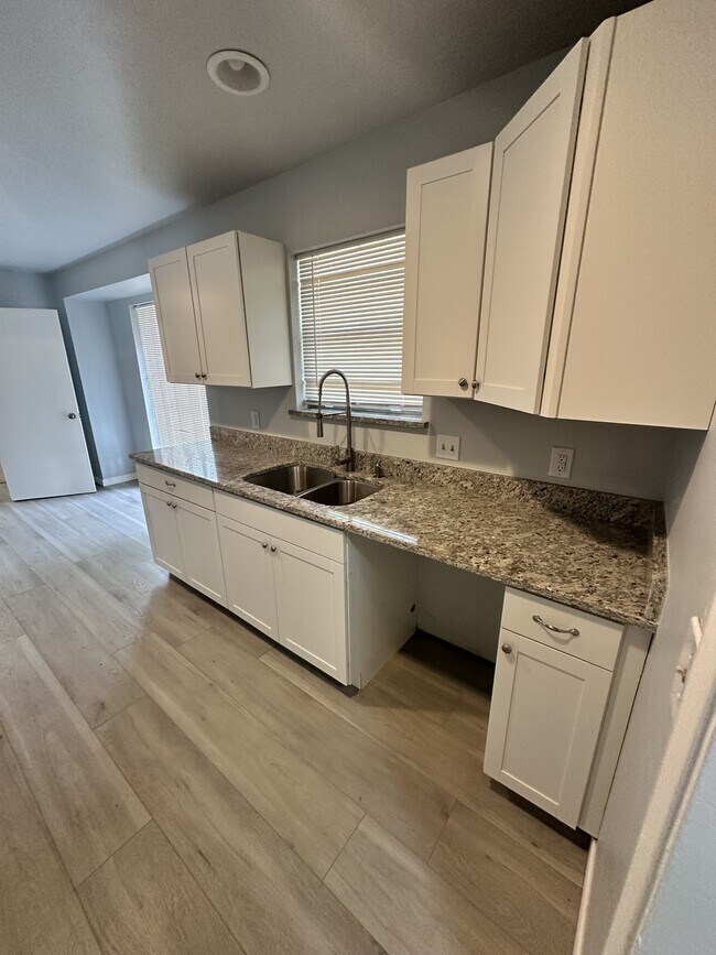 Foto del edificio - 1100 SW 81st St
