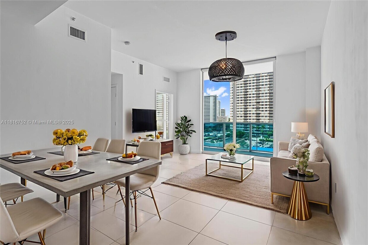 Foto principal - 1945 S Ocean Dr