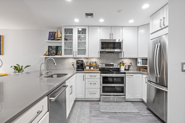 Renovated Kitchen - 17 Top of the Rdg