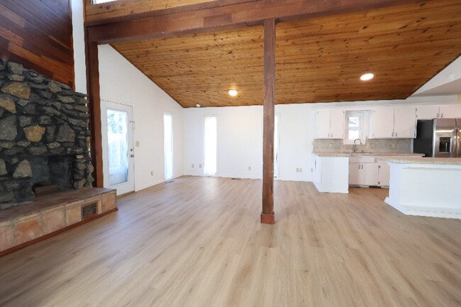 Foto del edificio - 805 Hardy Springs Cir