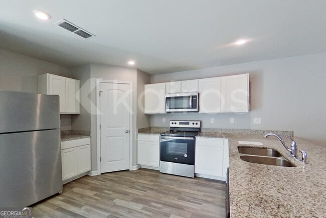 Building Photo - 111 Lochwolde Dr