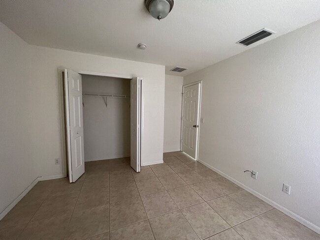 Building Photo - Vero Beach 2 bedroom