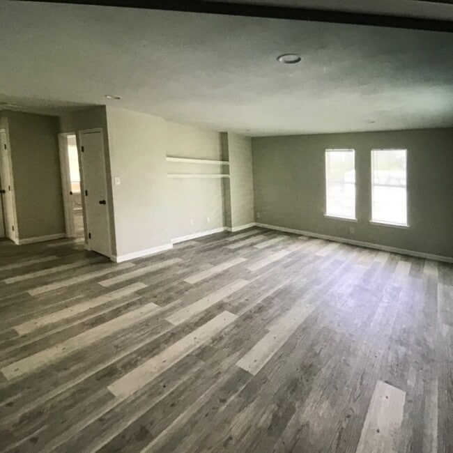 Building Photo - 738 NW 36th St
