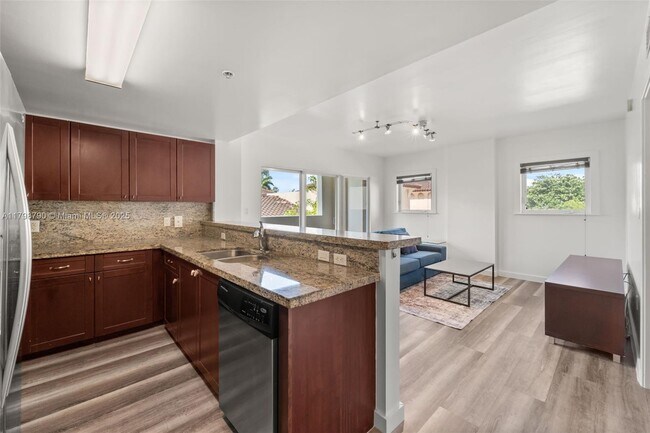 Foto del edificio - 2740 SW 28th Terrace