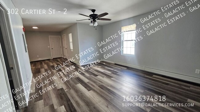 Building Photo - 302 Cartier St