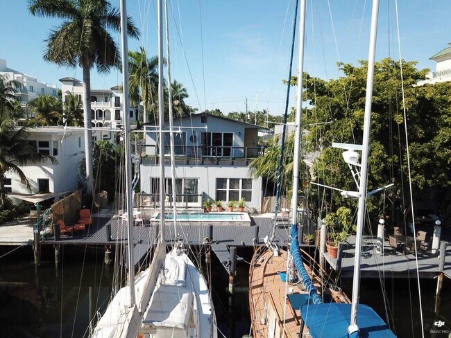 Foto del edificio - 320 Hendricks Is