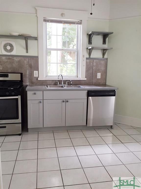 Building Photo - 306 W 41st St