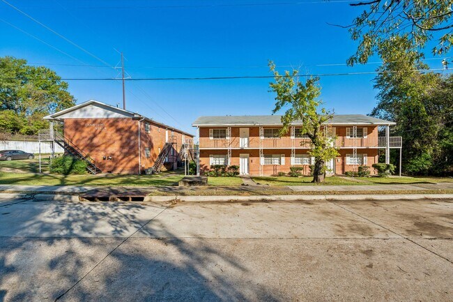 Foto del edificio - Lakeside Villa Apartment
